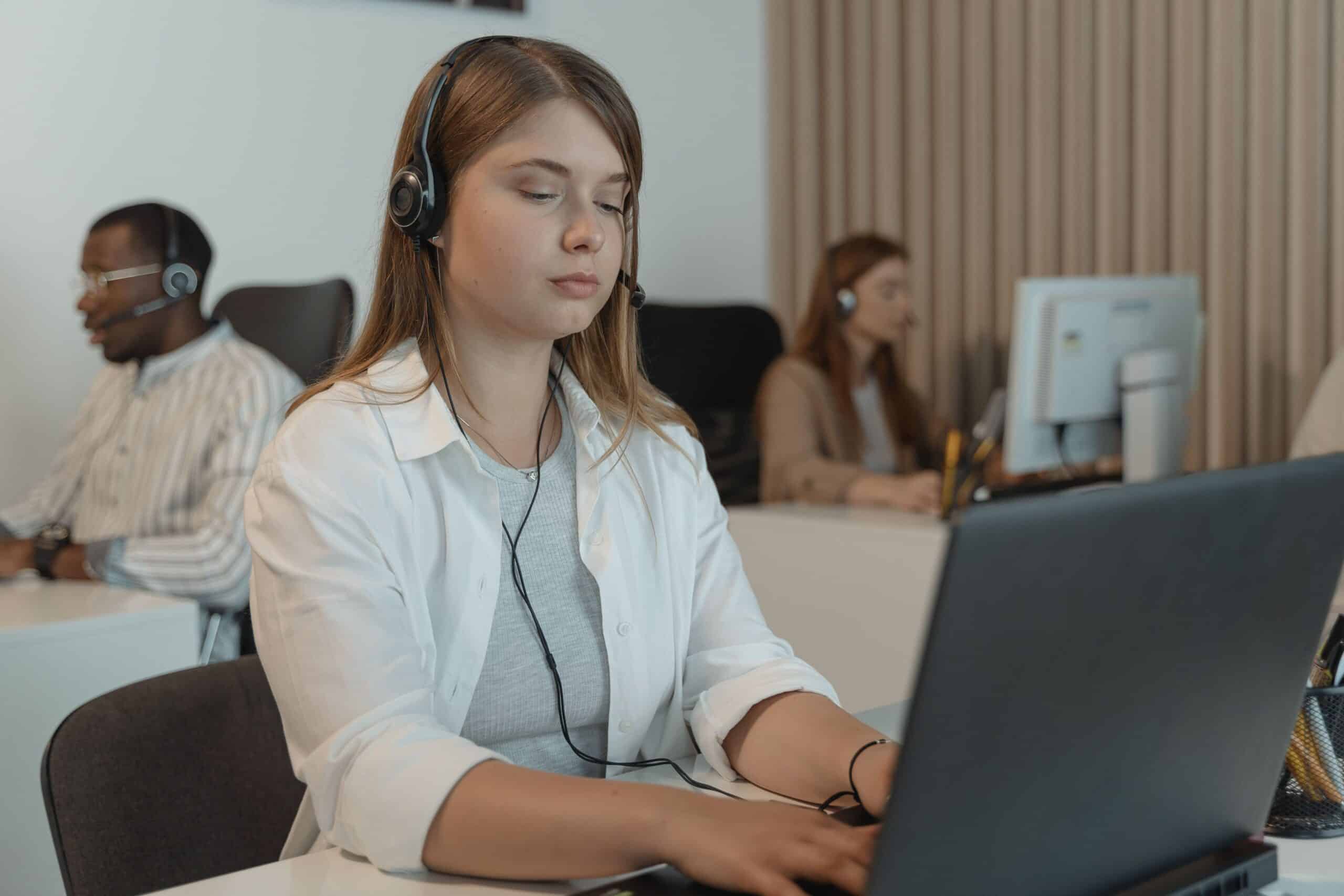 AI Customer Service Software for High-Volume Ecommerce Brands