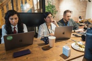 AI Customer Service Software for Mid-Market Ecommerce Brands